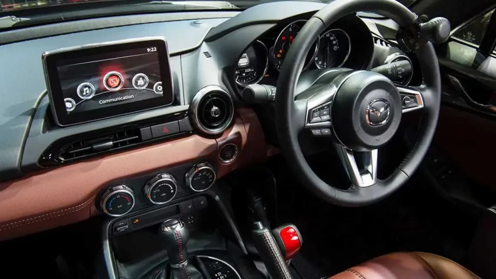 Mazda MX 5 interior 1